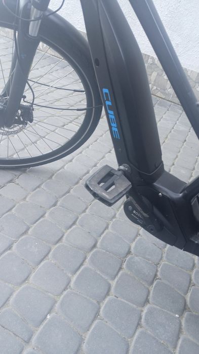 Електровелосипед cube