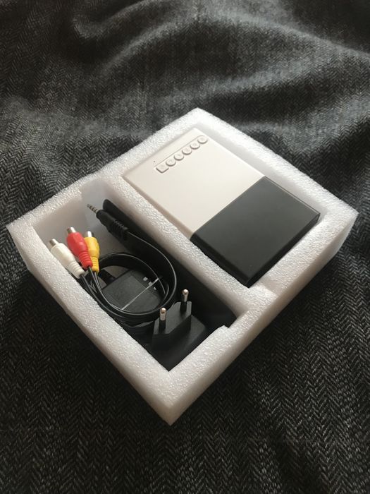 Мультимедійний проектор з динаміком портативний HD YG300 + екран