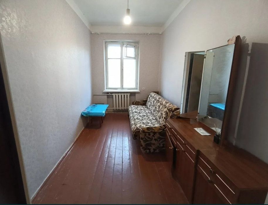 Продається дві  кімнати в комунальній квартирі