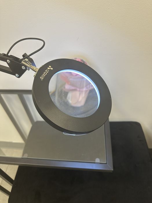 Lampa przykrecana do stolika lupa led