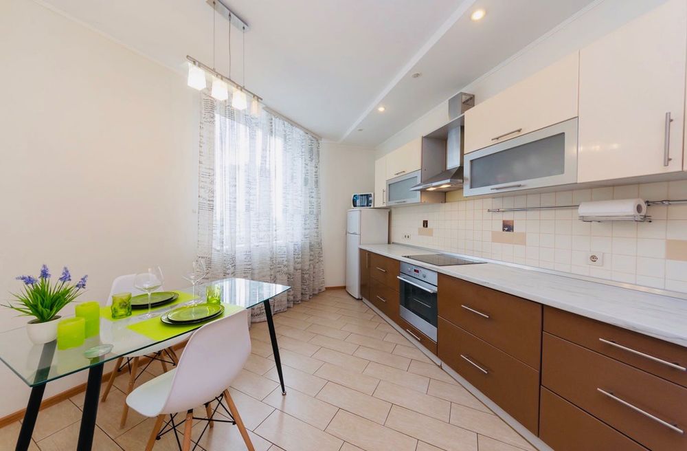 Подобово БУДИНОК НА ГЕНЕРАТОРІ. Ліфти вода цілодобово.