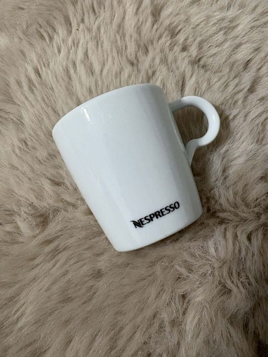 biała porcelanowa filiżanka Nespresso