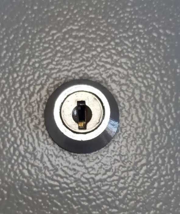 Коробка металлическая, с замком, 270 гр.