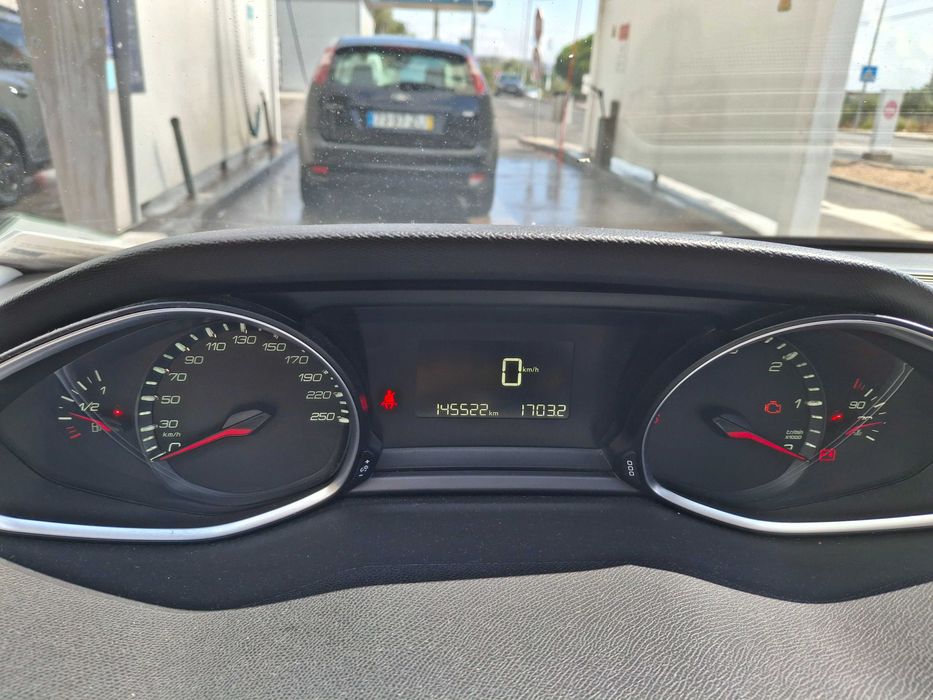 Peugeot 308 — fotografia 8