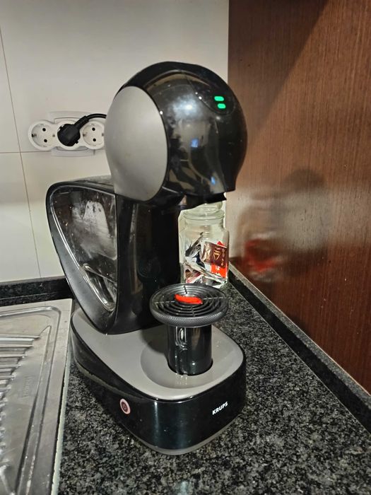 Máquina KRUPS Nescafé Dolce Gusto Infinissima Touch KP2708P0 Preto