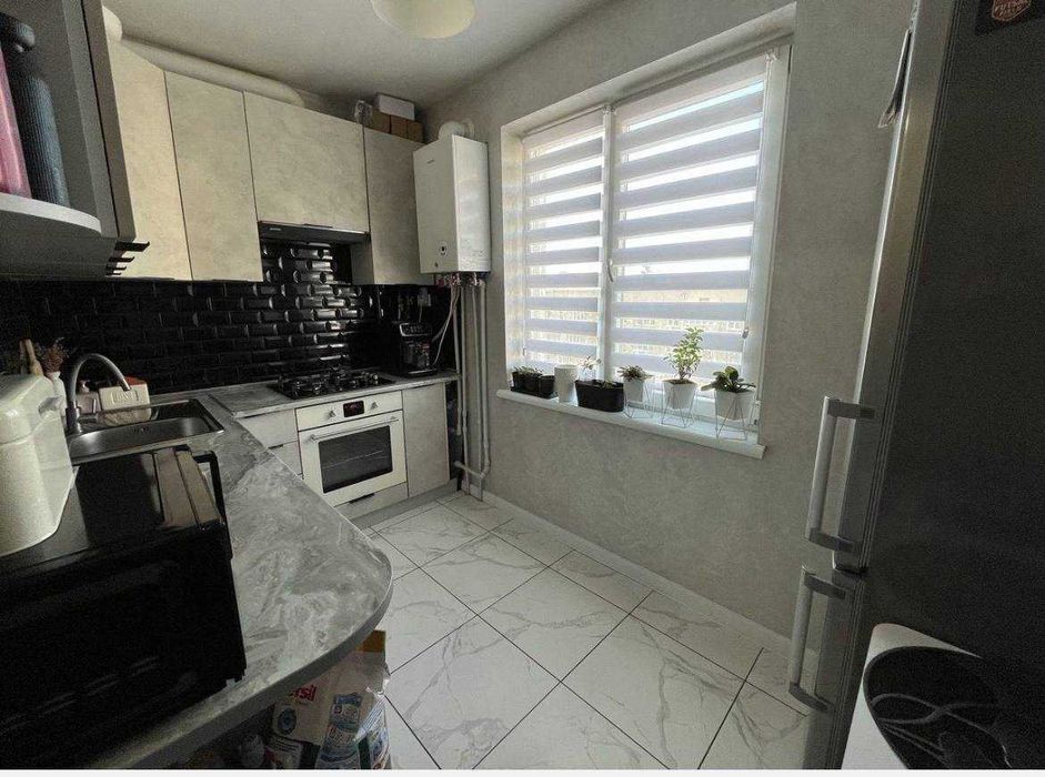 Однокімнатна квартира з новим ремонтом та індивідуальним опаленням.