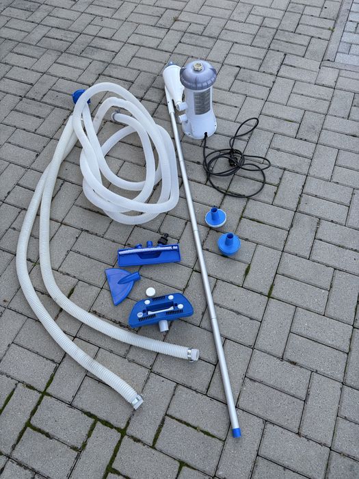 Zestaw do czyszczenia basenu + pompa filtrująca i