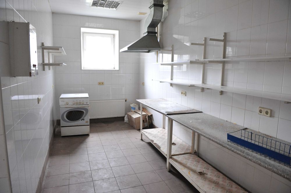 Продаж приміщення під МАГАЗИН – КАФЕ з літнім майданчиком у м. Сміла