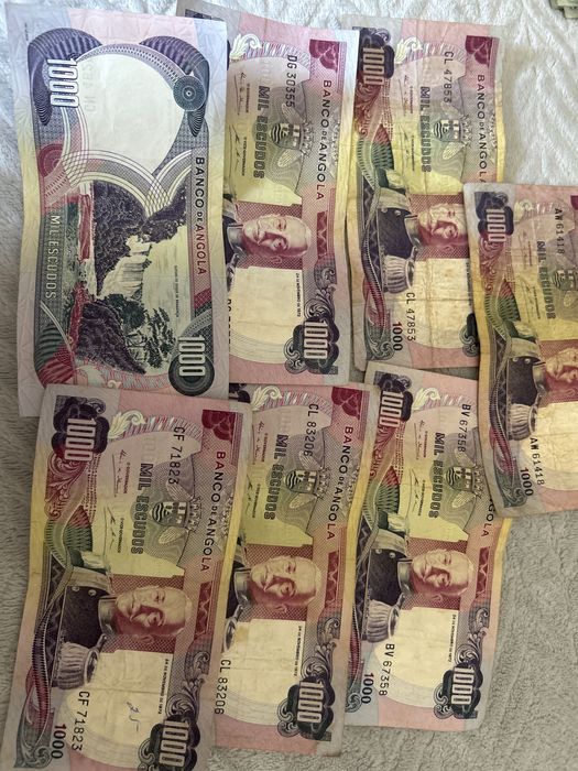 Notas e moedas antigas