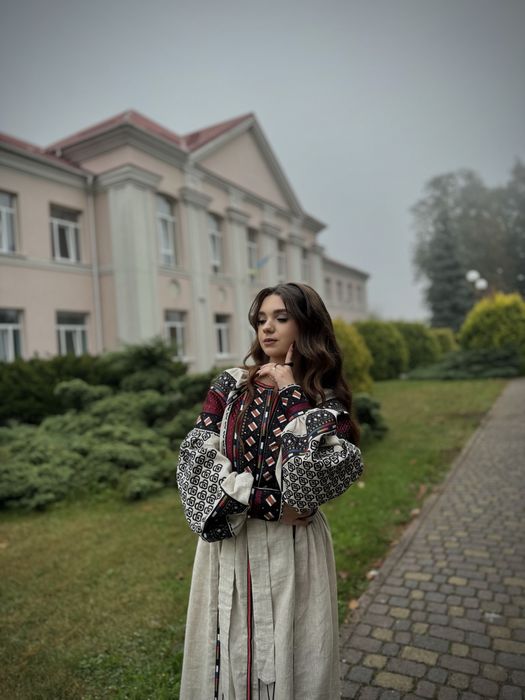 Вишита сукня від українського бренду Gusak