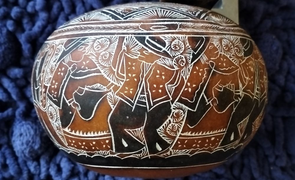 Cabaça peruana esculpida a mão (mandala). (ver desconto no texto)