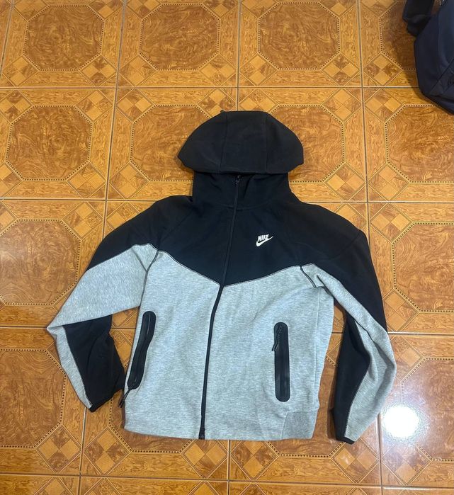 Nike Tech fleece М