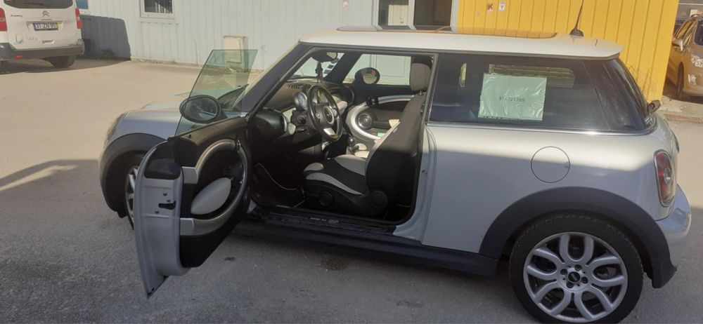 Mini Cooper  1.6 D Mayfair 50 (2010)