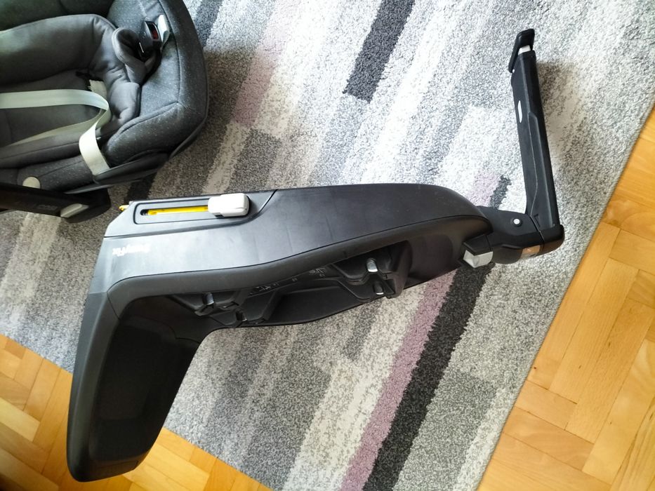 Nosidełko - fotelik samochodowy Maxi Cosi Pebble Plus z bazą