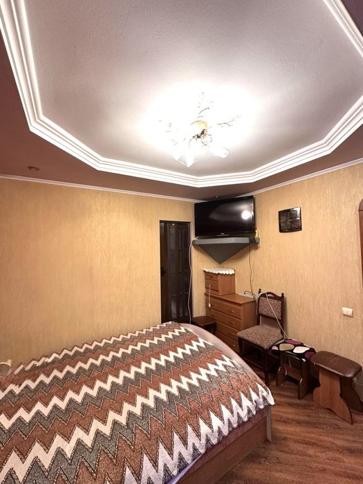 Вул.Ю.Коваленка ( колишня Конєва-Велмарт)