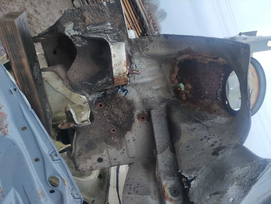 Кузово мерседес W124 дно ланжерони телевізор дах відріжу пороги