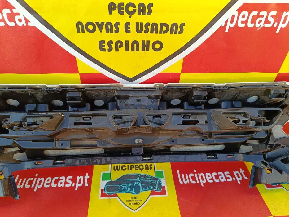 Grelha da Frente Ford Transit Connect