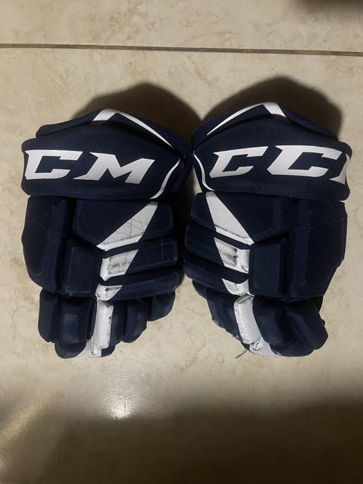 Віддам хокейні краги