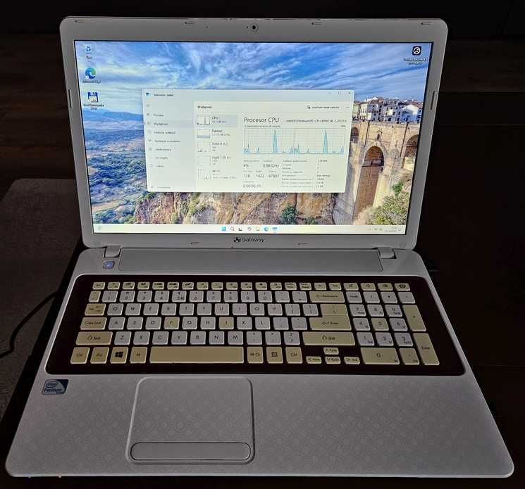 Laptop Gateway NV76R 8GB RAM SSD ekran 17.3"