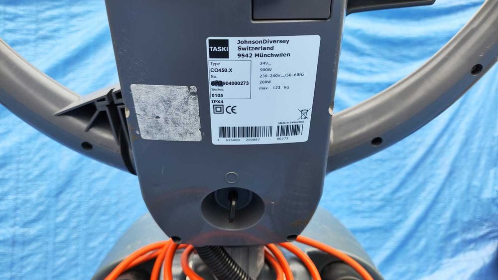 2 SZTUKI Maszyna czyszcząca Szorowarka posadzek podłóg TASKI SWINGO 450B 1650 OKAZJA!!!