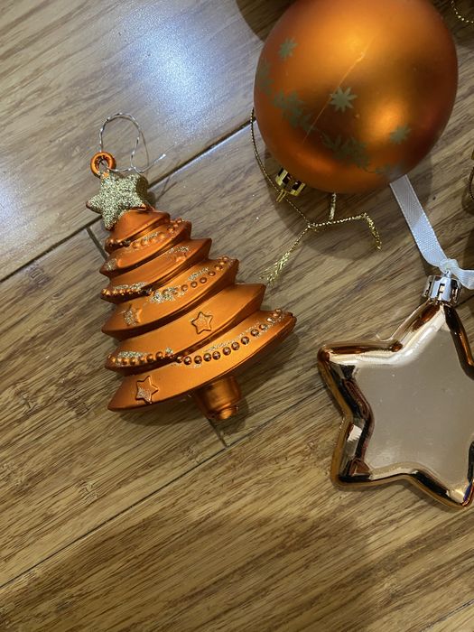 Kolorowe bombki na choinkę plastikowe ozdoby