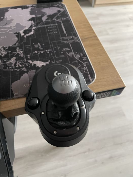 Logitech g29 shiftery, pedały super stan