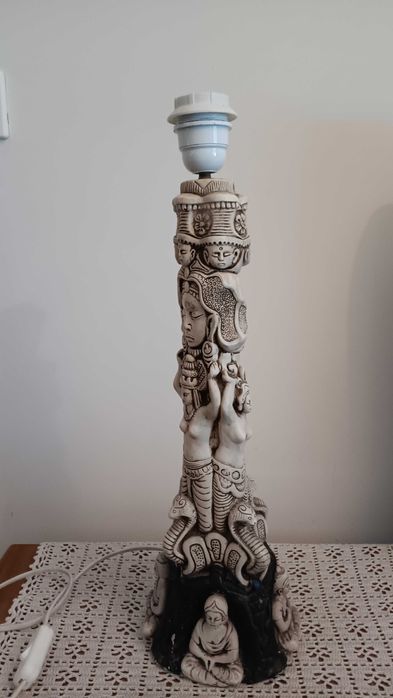 Venteis candieiro de mesa com bom estado