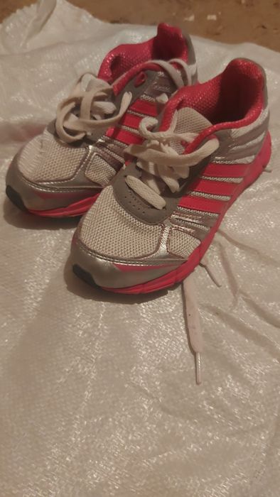 Продам обувь на девочку