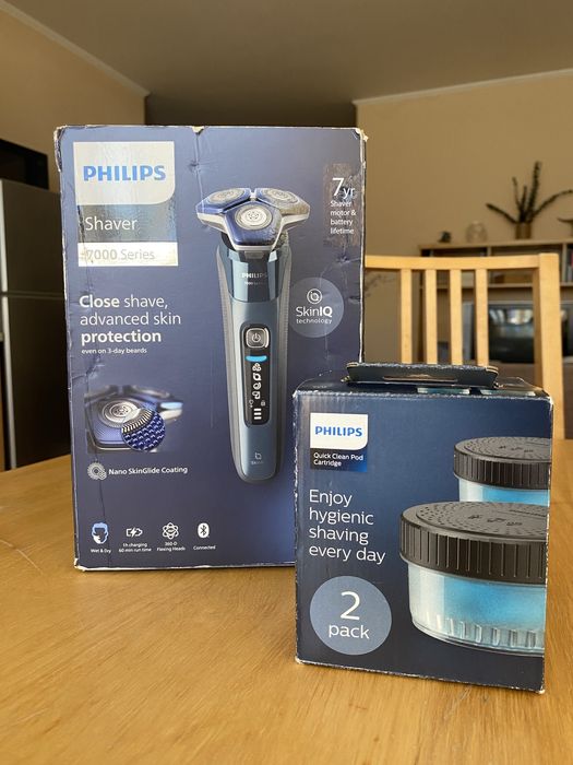 Електробритва Philips 7000 + рідина для чистки