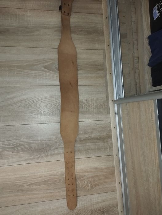 Пояс для важкої атлетики, шкіряний гарний стан.Розмір- М! шкіряний!