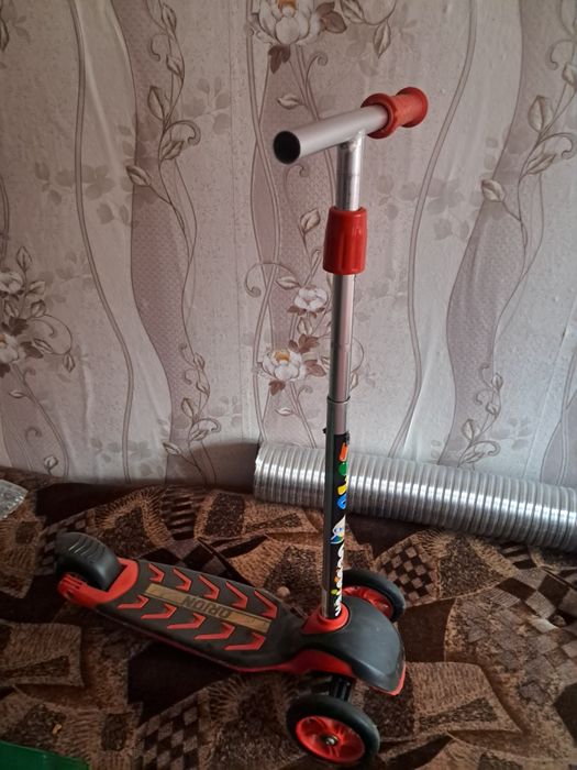 Продам Дитячий самокат