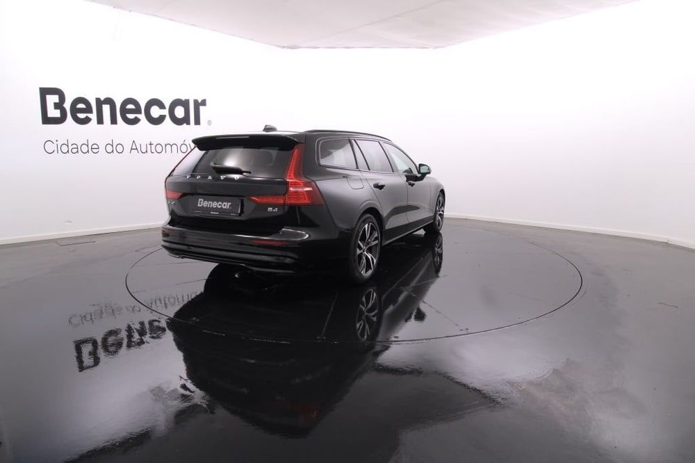 Volvo V60 2.0 B4 Plus Dark Auto