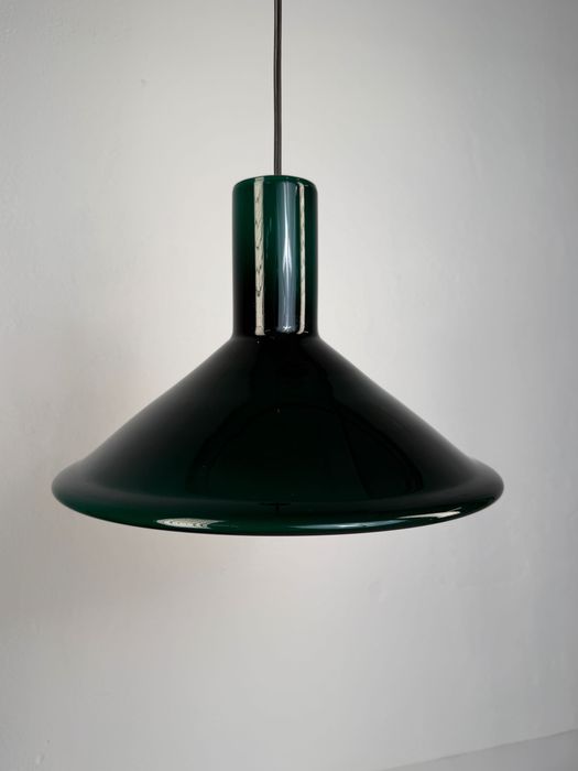 Ciemnozielona, szklana lampa wisząca Holmegaard P&T, projekt Michael Bang
