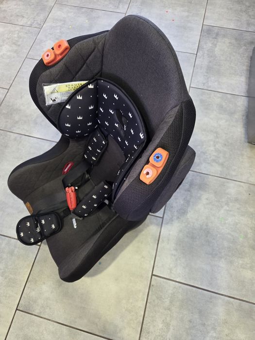 Дитяче автомобільне крісло