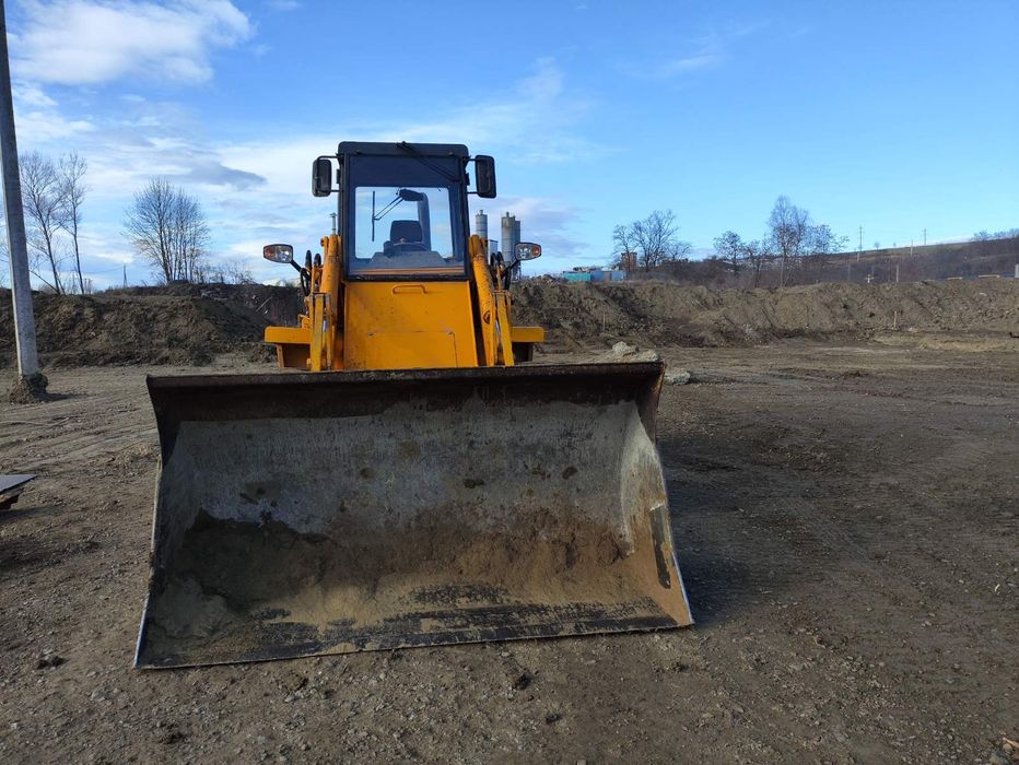 JCB 425 фронтальний навантажувач perkins 6
