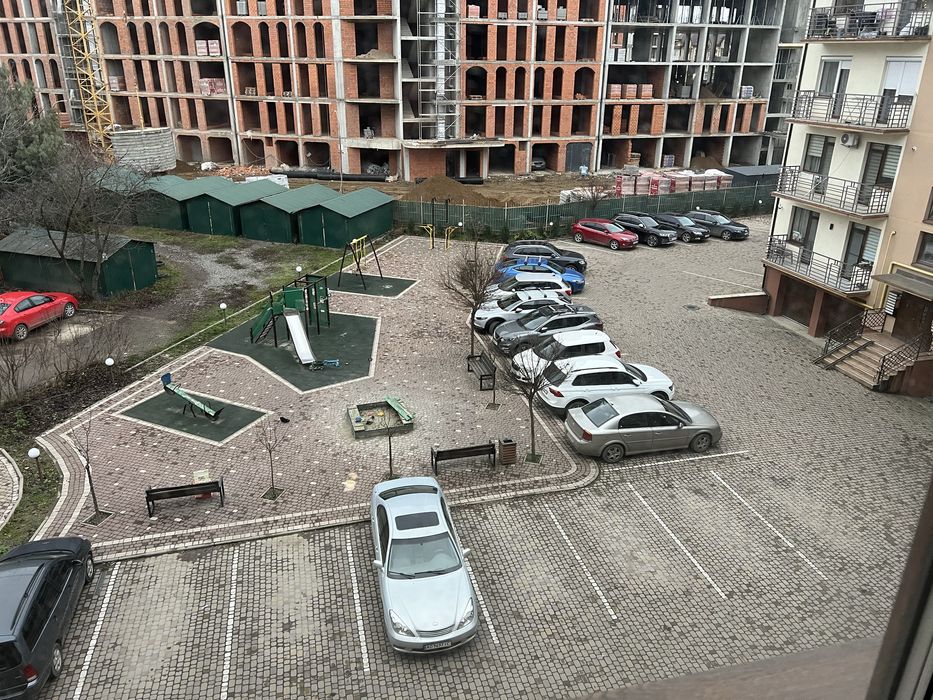 Продаж двокімнатної, є газ , будинок зданий Боздош