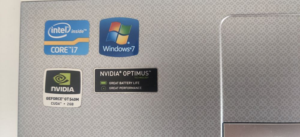 Portátil Intel® Core™ i7 750 GB HDD ou 480GB SDD | 4GB RAM