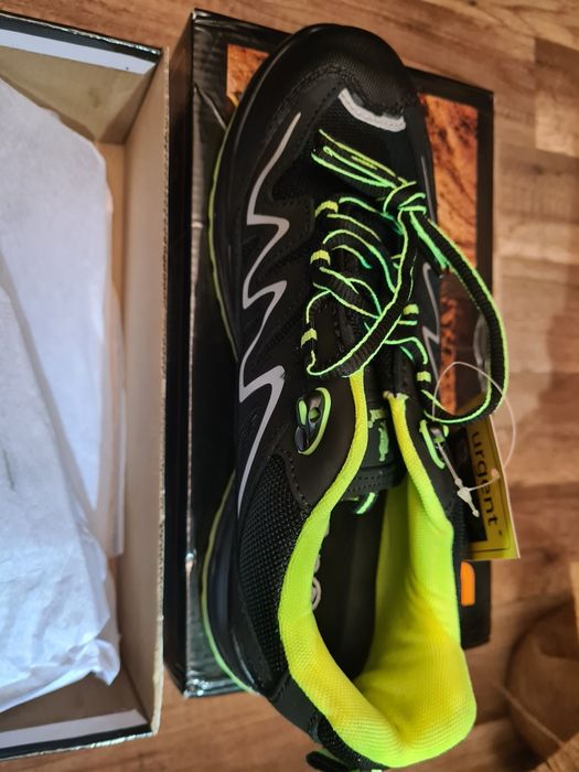 Buty robocze z czubkiem metalowym