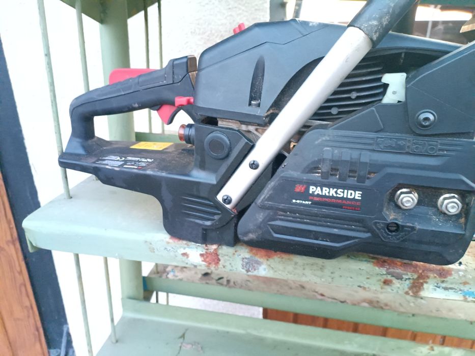 Продам бензопилу