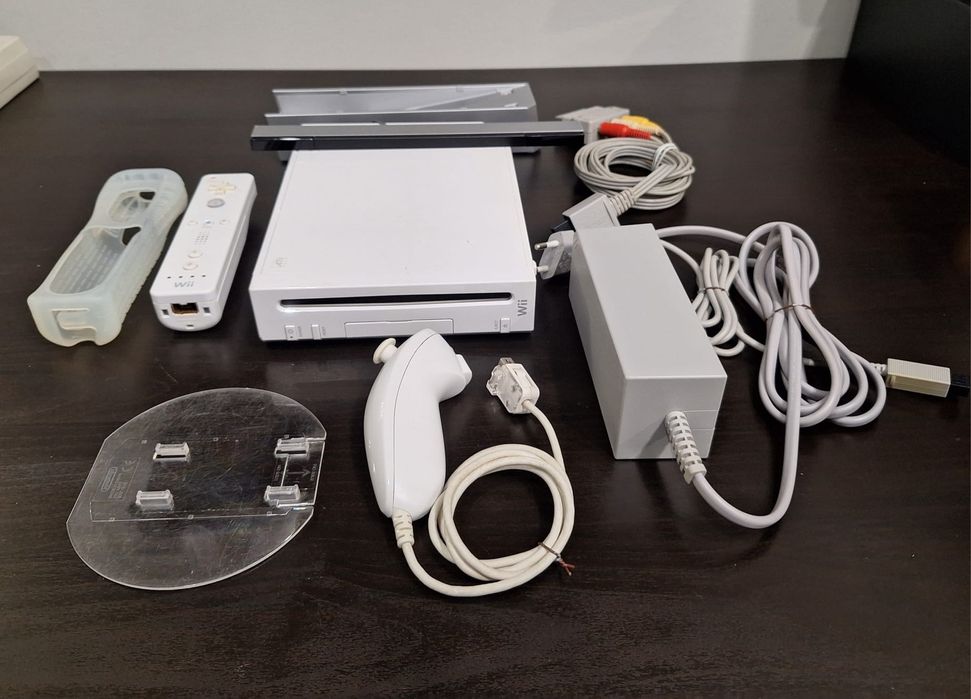 Nintendo Wii com 52 jogos digitais.
