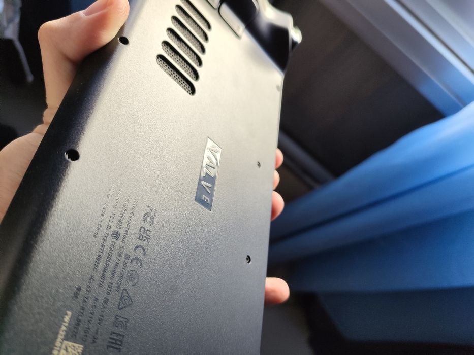 Steam Deck LCD 256 em perfeito estado (incluí já película aplicada com uma extra nova)