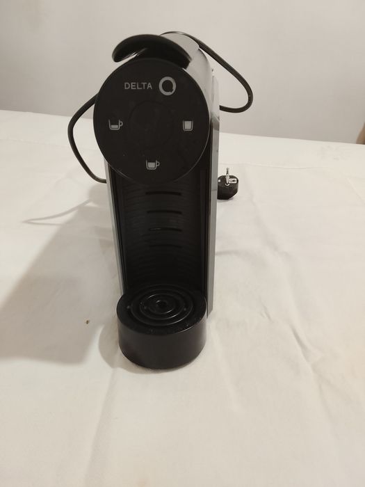 Máquina de café delta nova vendo por 50  euros está nova