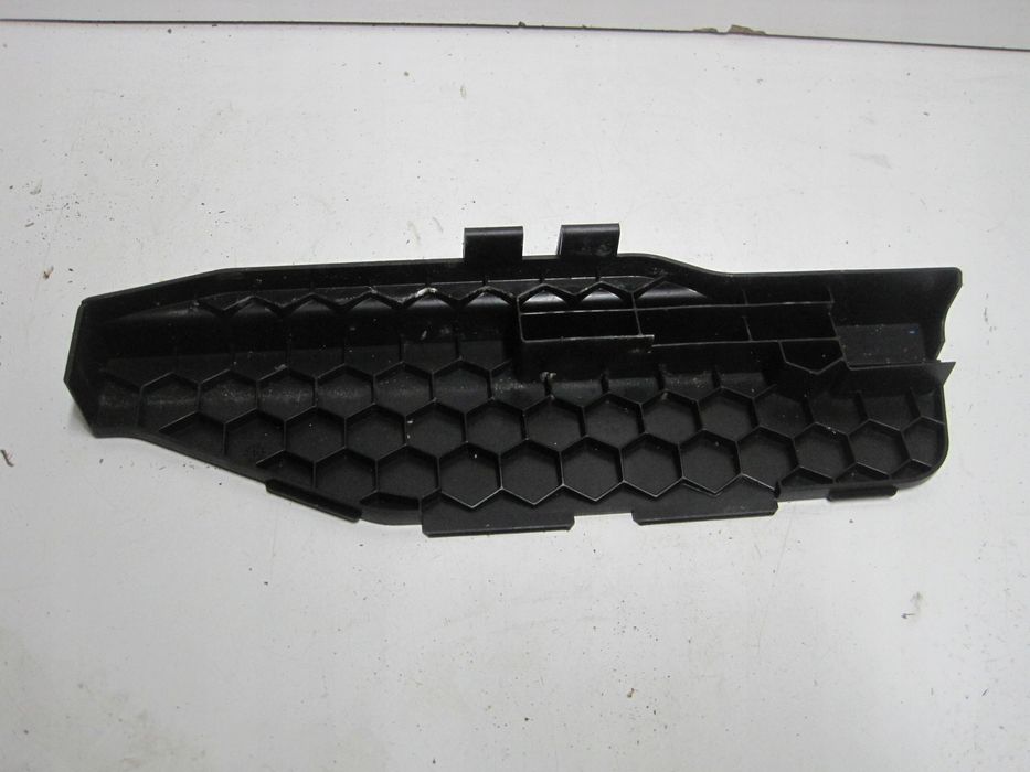 SKRZYNKA BEZPIECZNIKÓW VOLVO XC40 31473883