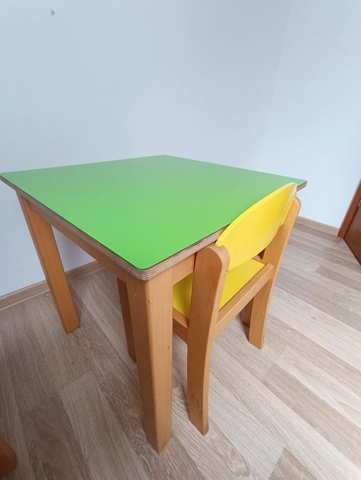 Dziecięcy stolik z krzesełkiem, drewno bukowe