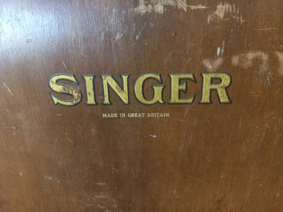 Máquina de costura portatil antiga Singer