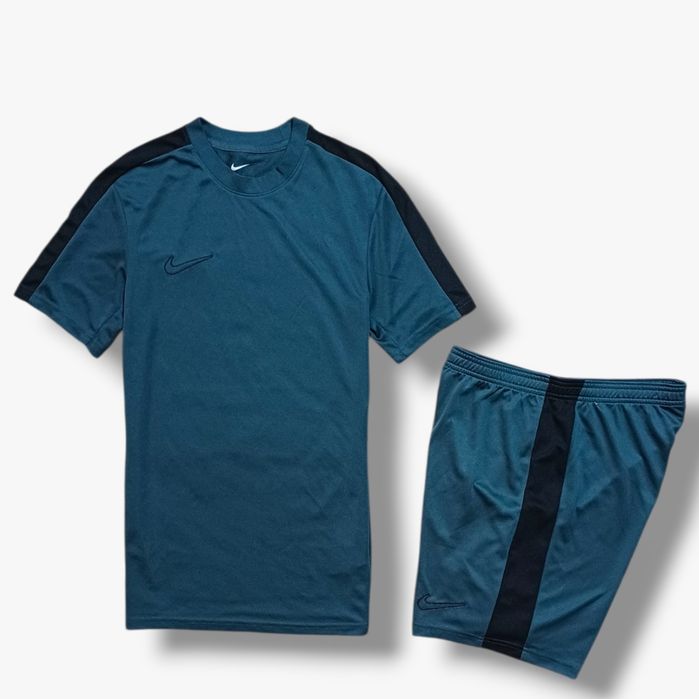 Спортивний костюм Nike Slim Fit