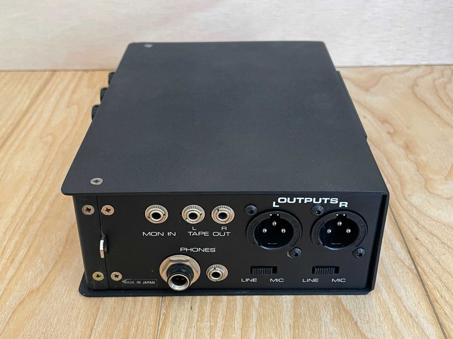 Mesa portátil de mistura e de preamplificação de microfones Shure FP32