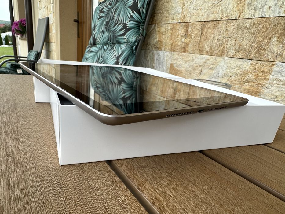 iPad 5 gen. 32GB tablet od appel