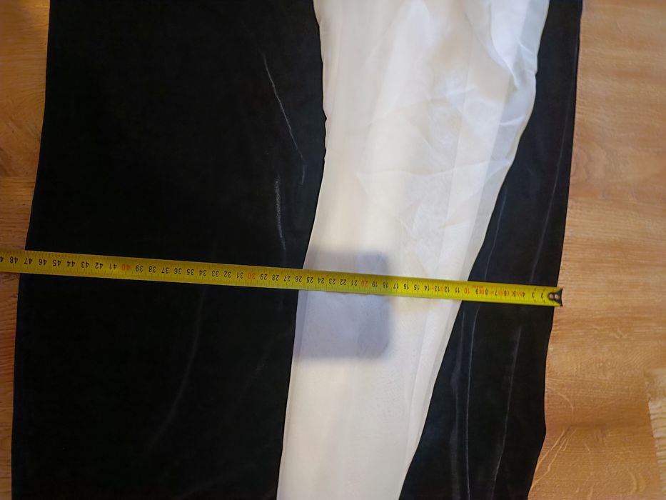 Ikona Elegancji : Vintage Black & Withe Velvet Gown