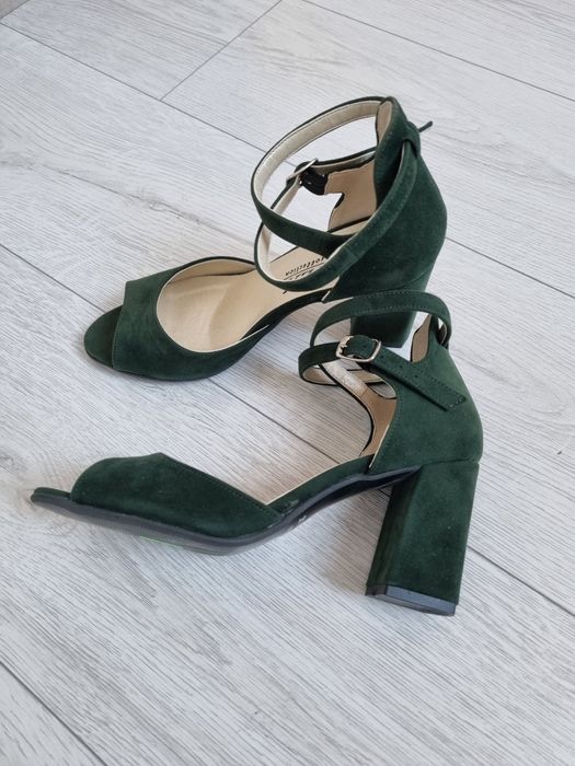 Buty na obcasie nowe